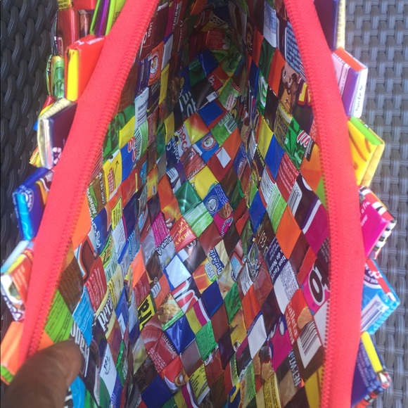 Juice Wrapper Shoulder Bag - Picture 6 of 8